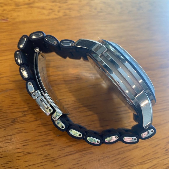 Watch - Picture 2 of 3